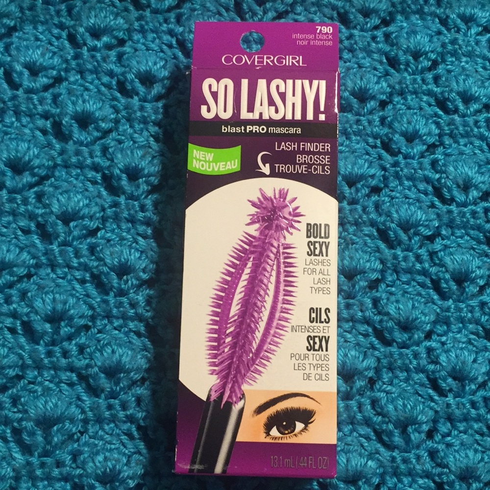 Covergirl 790 intense black